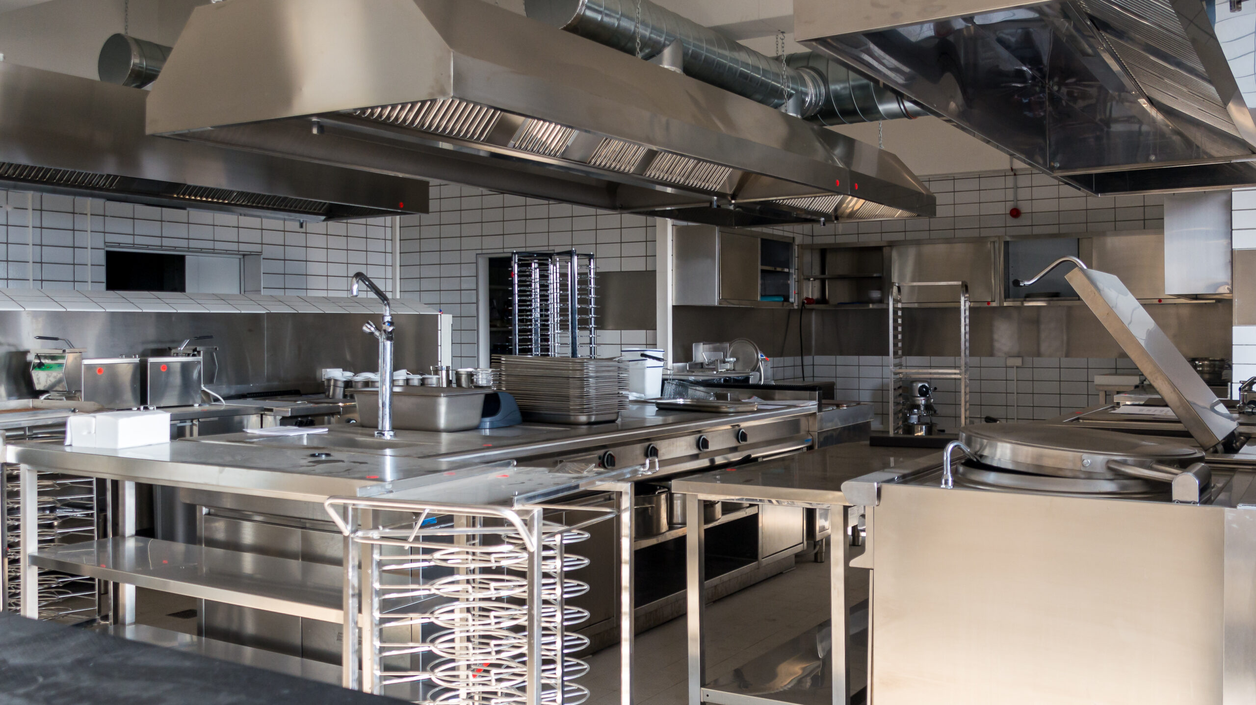 Gas vs. Electric: Which Is Better For Your Commercial Kitchen? • Avanti  Restaurant Solutions